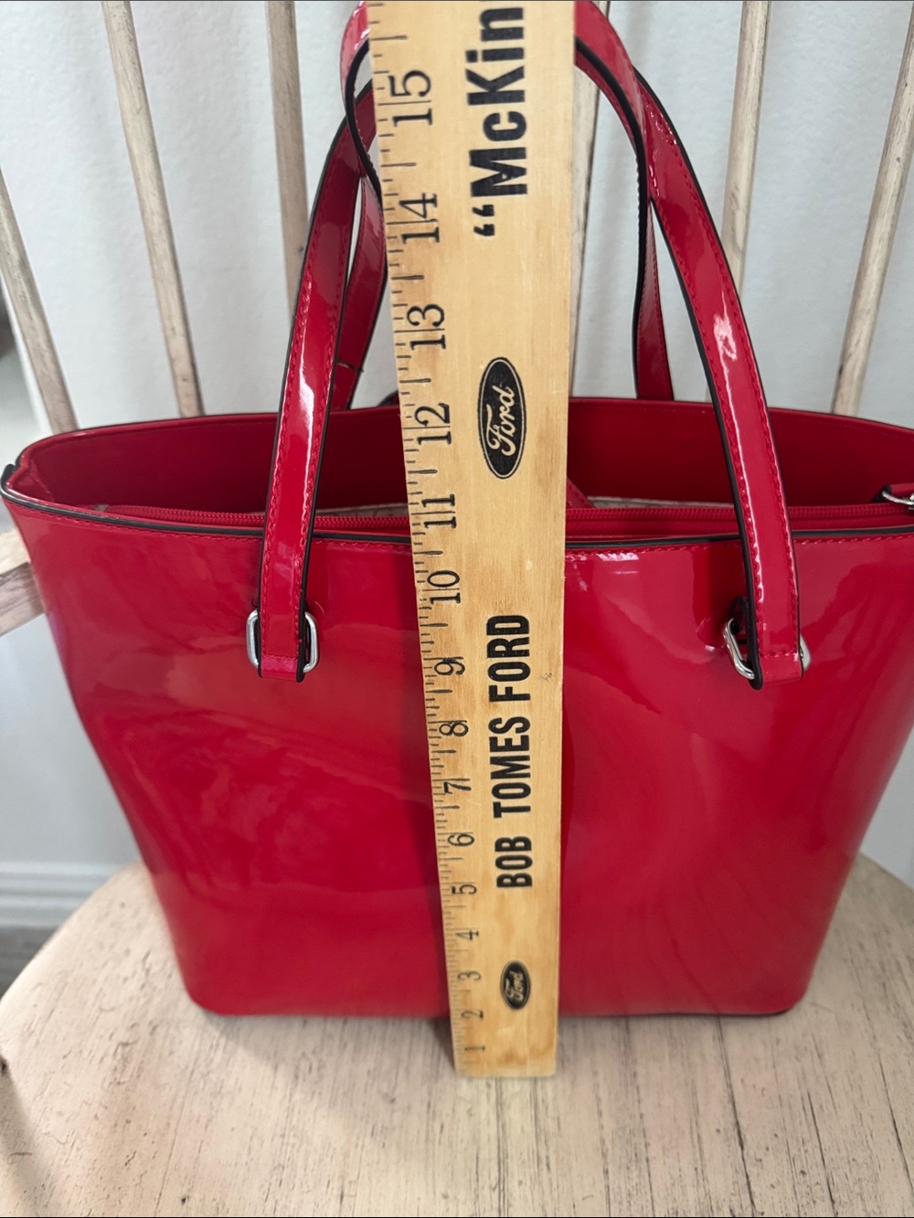 Vintage GUESS Retro Red Patent Tote Bag Pinup Holiday - Picture 13 of 16